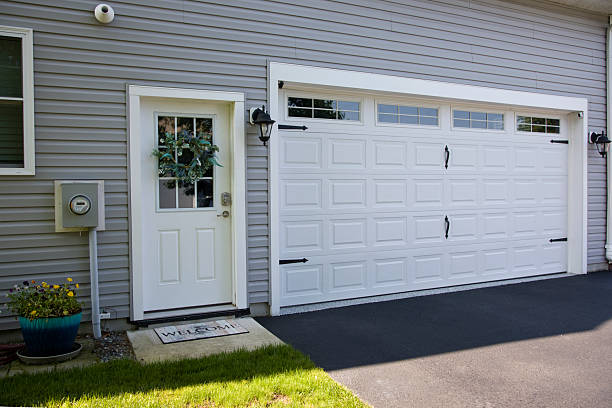 24/7 Emergency Garage Door Panel Replacement experts in Navajo, NM